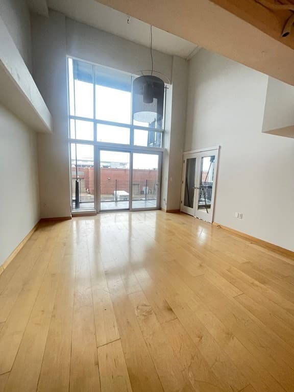 25 Channel Center St #203