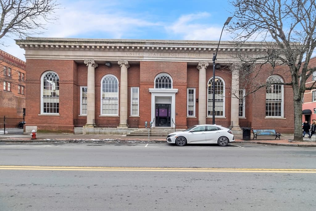 47 Pleasant Street photo 2