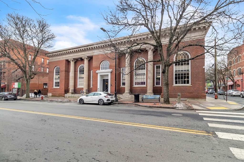 47 Pleasant Street