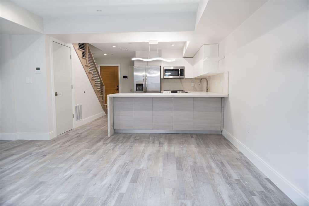 316 Shrewsbury St #6W photo 5