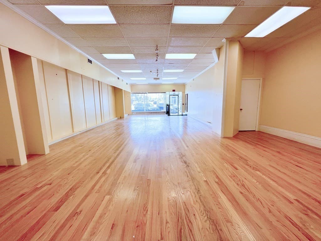 382 Main St. photo 5