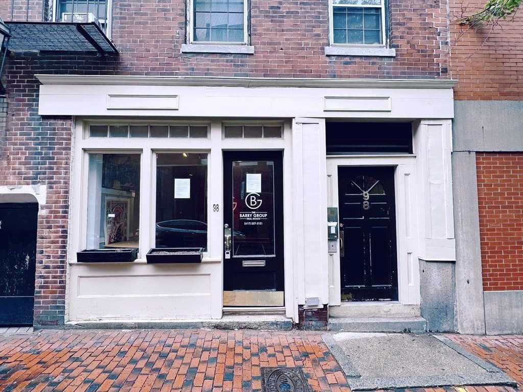 98 W Cedar St