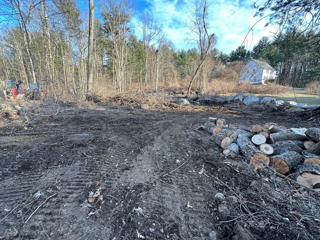 90B Sutton Rd photo 4