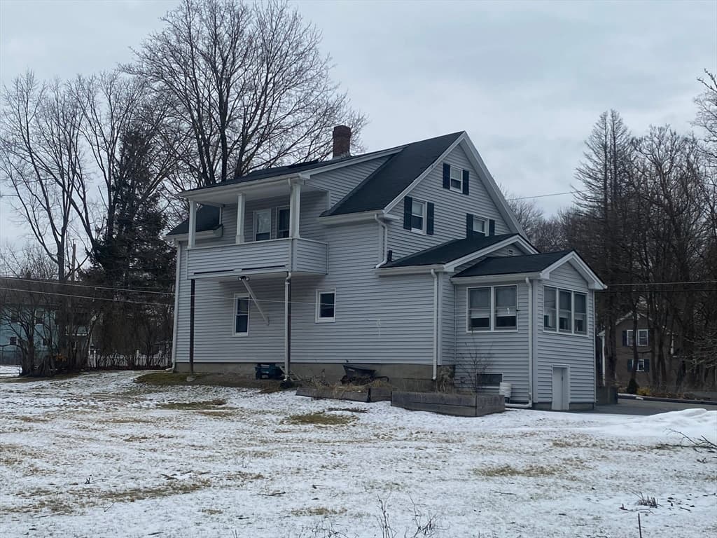 18 Eastern Ave photo 5
