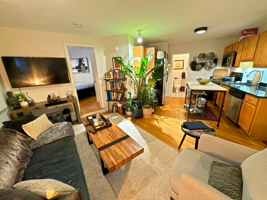 480 Medford St #1 photo 3