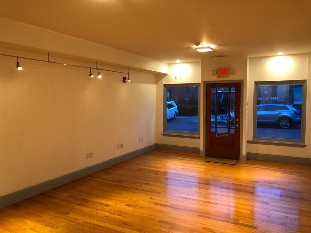 391 Langley Rd #1 photo 3