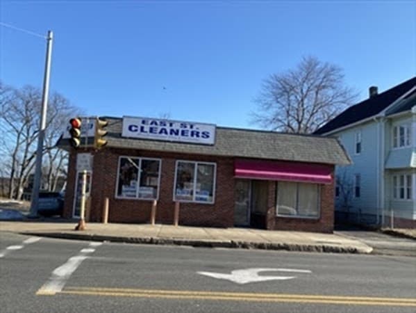 423 East St photo 2