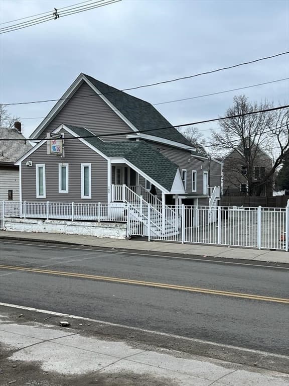 105 Pleasant St