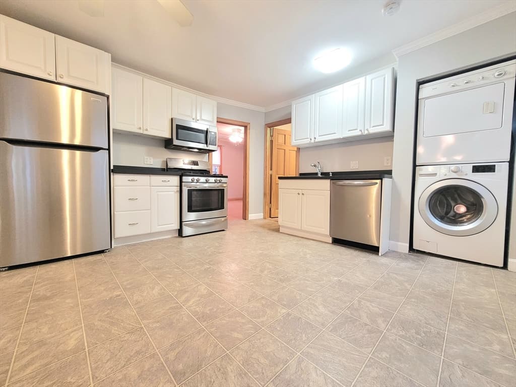 24 Gladstone Street #1 photo 3