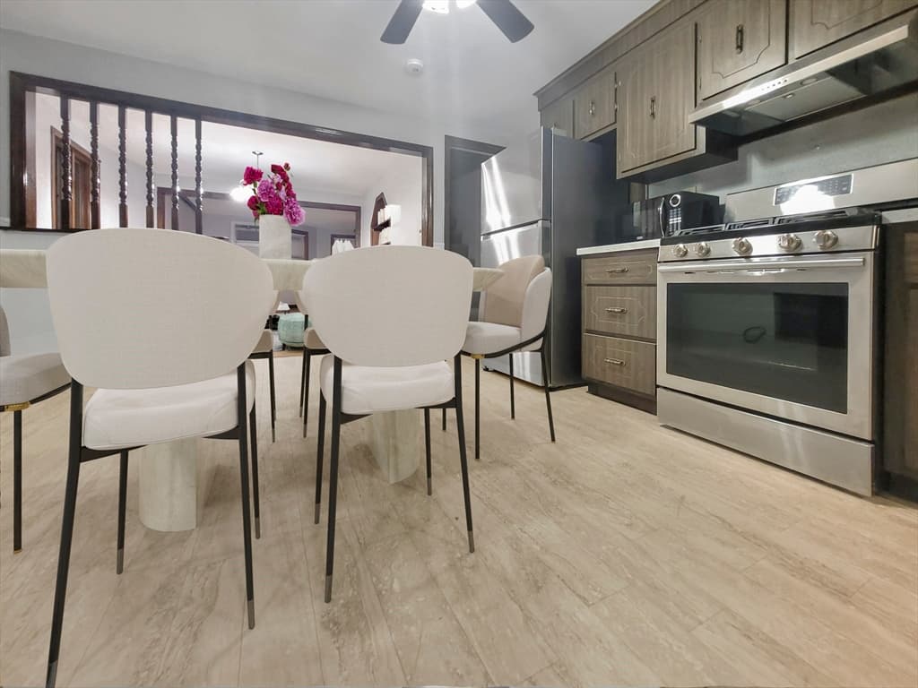 22 Gladstone Street #2 photo 3