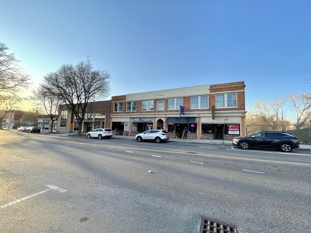 95 Main St