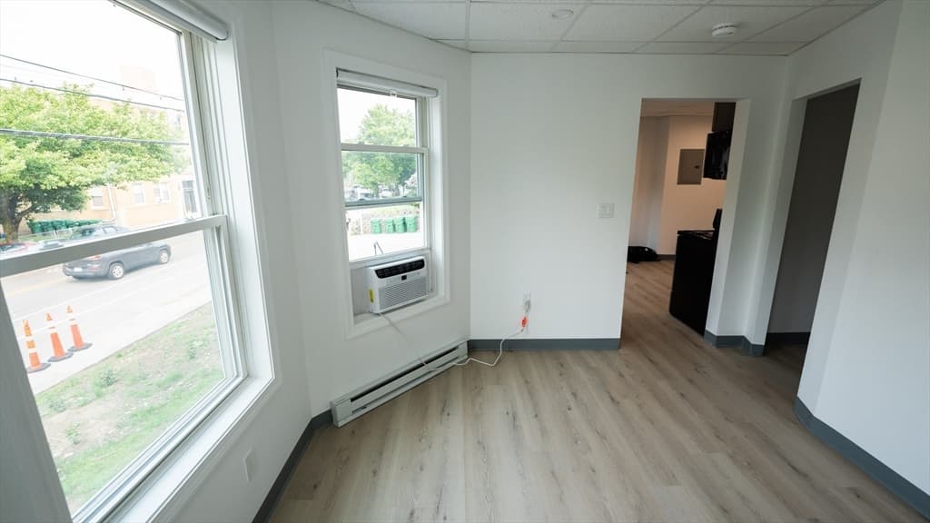 301 Boston Ave photo 4