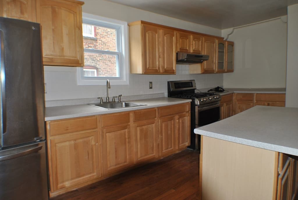 23 Kenney St #2