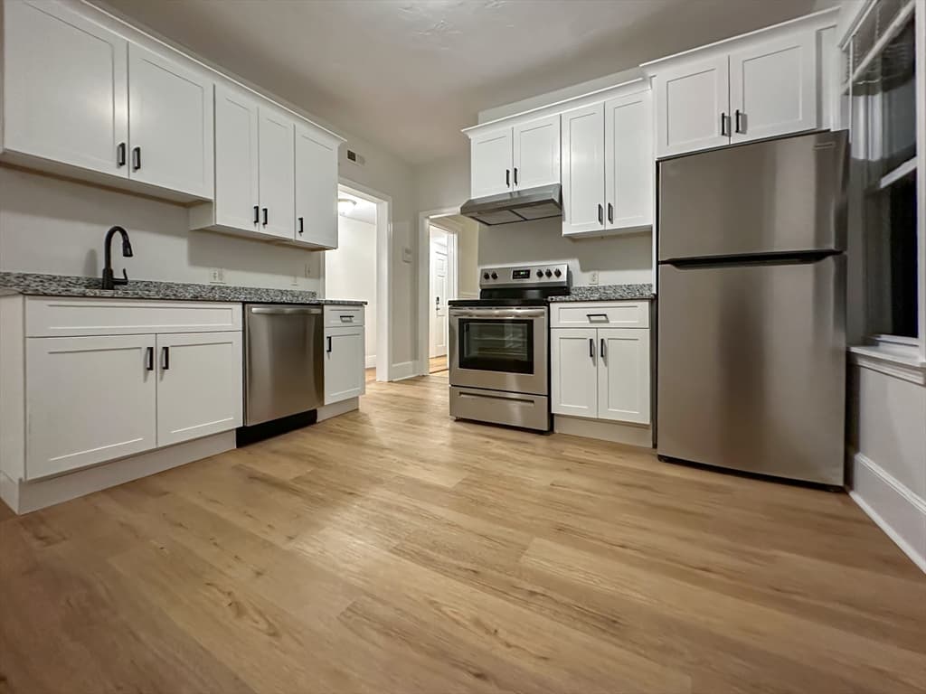55 Hollander St #3 photo 2