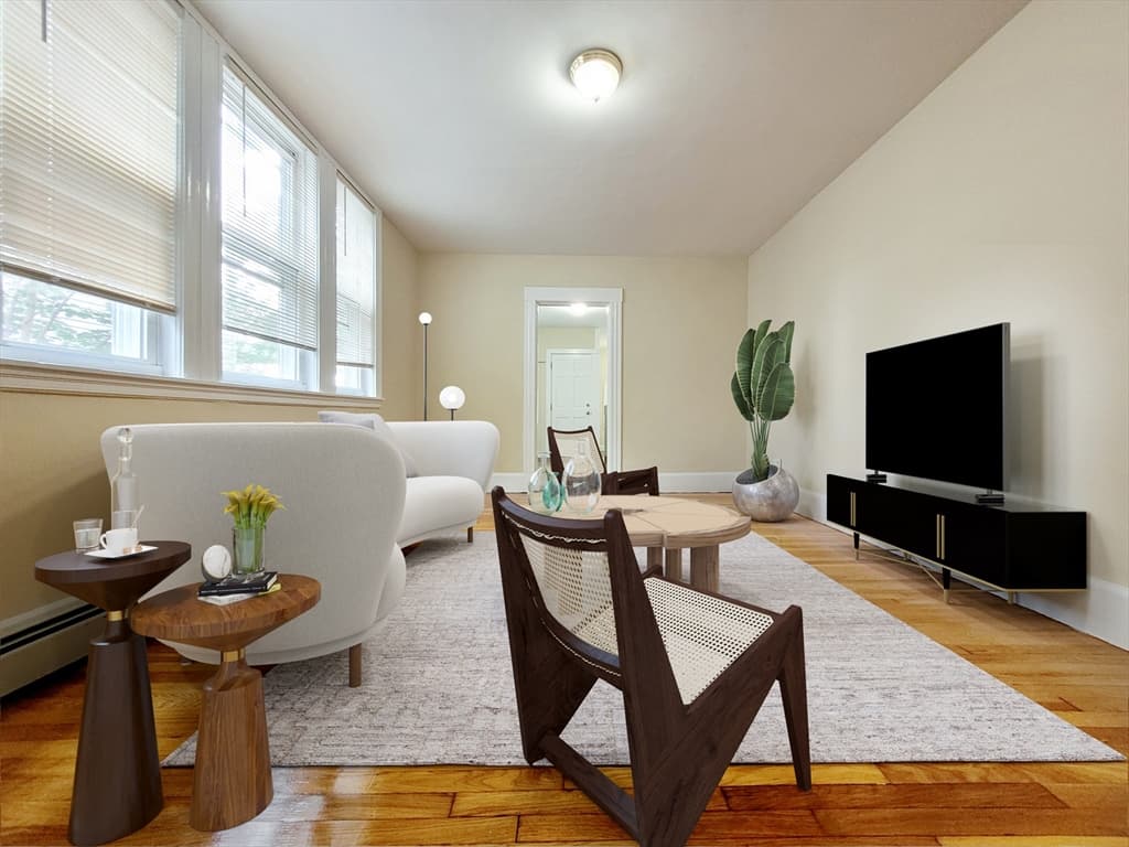 122 Gladstone #A photo 3
