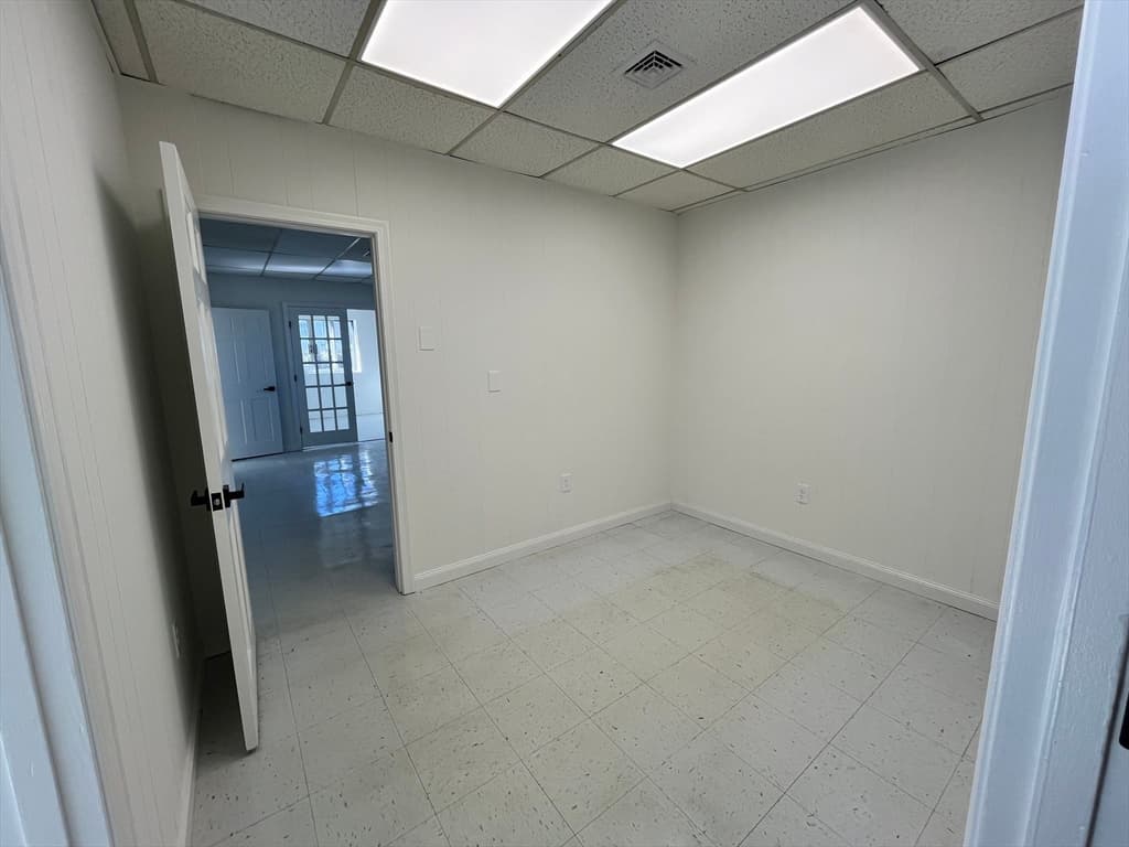 154 Central Street photo 4