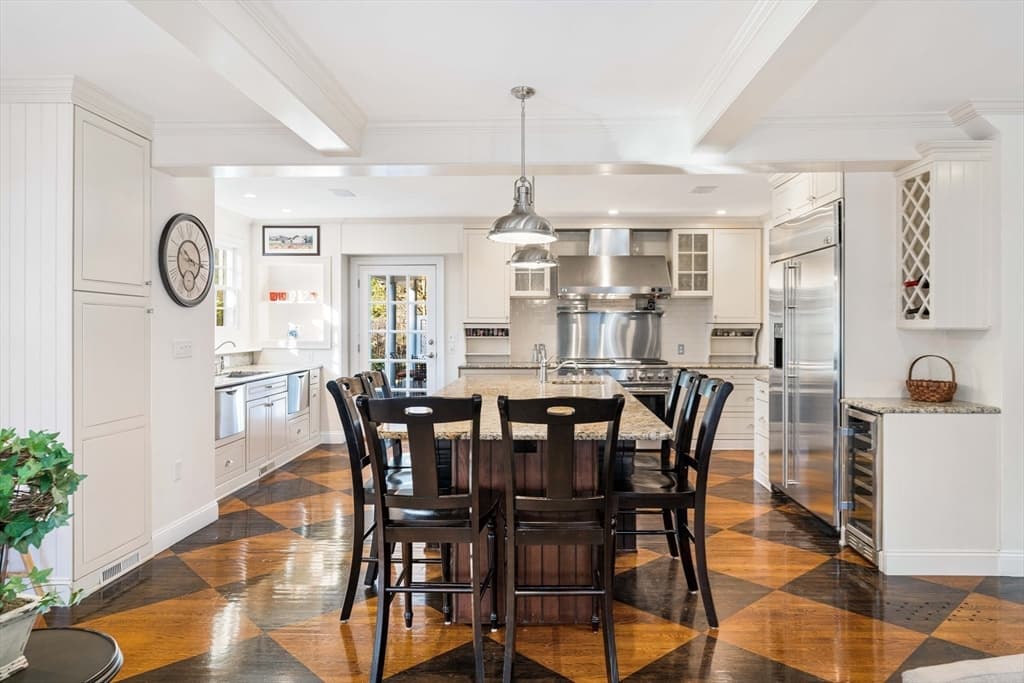 46 Woodman Road photo 5