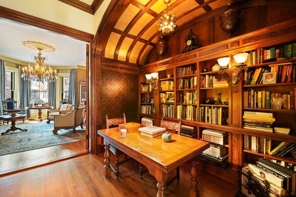 381 Beacon Street photo 4