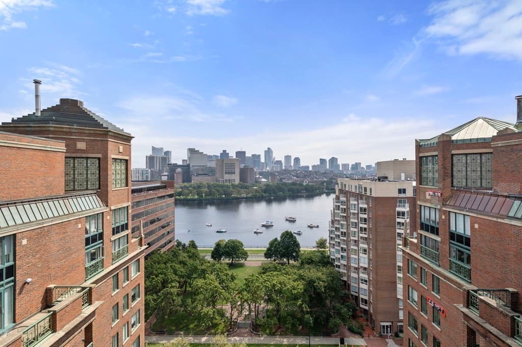 10 Rogers Street #0303