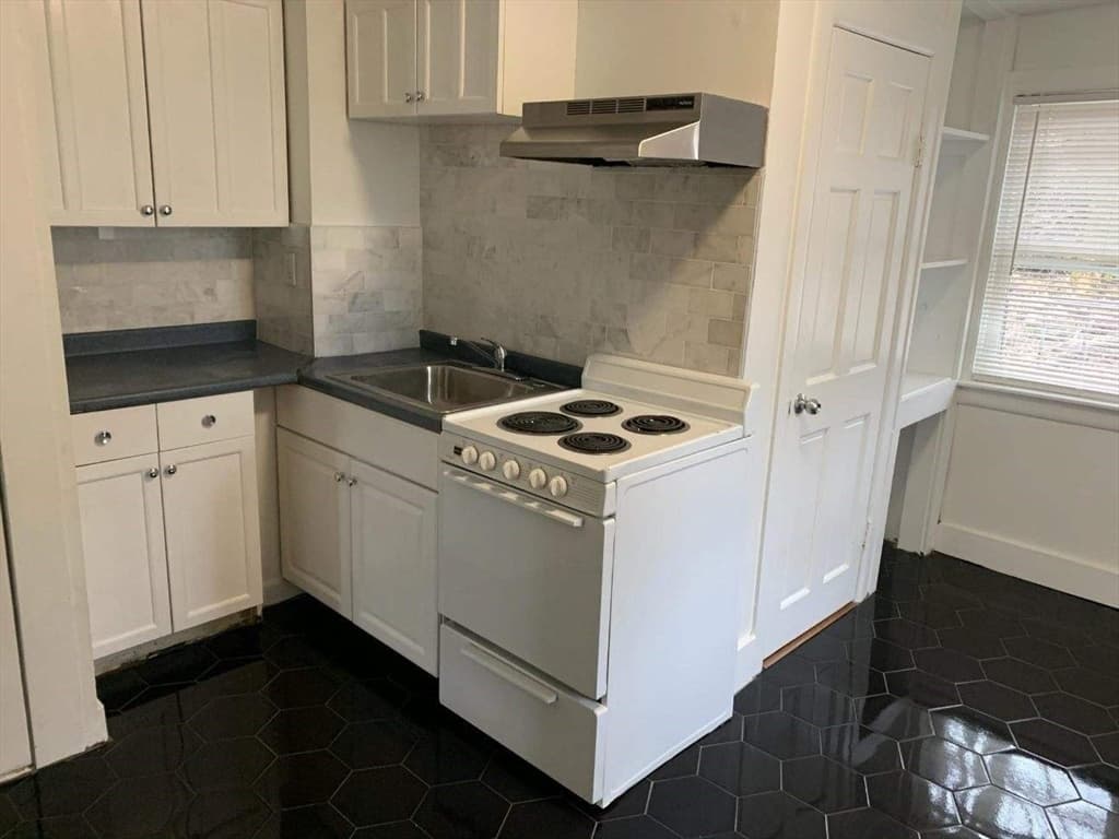 289 Hancock Street #4