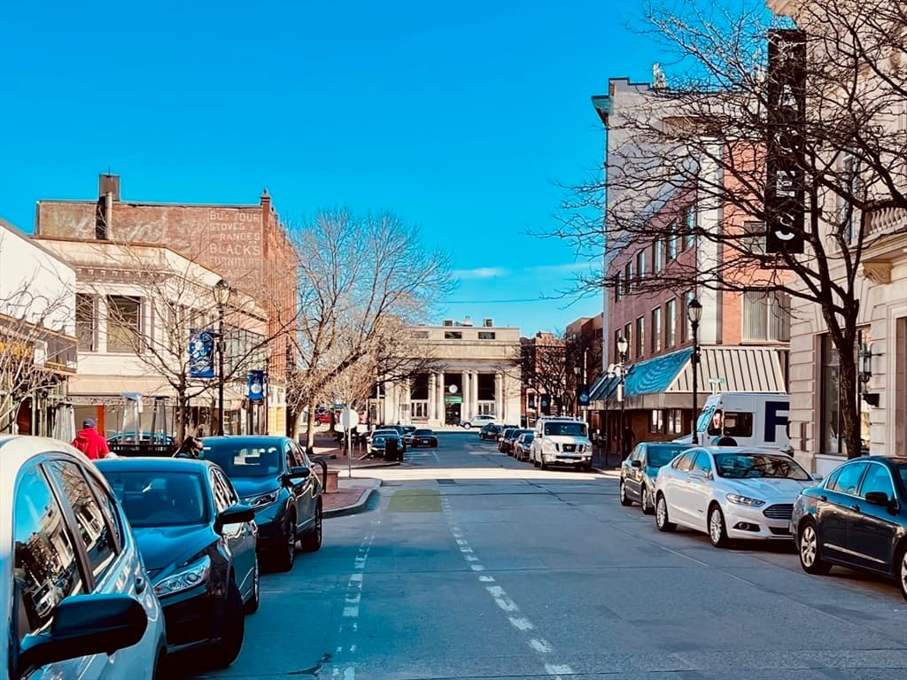 399 Main St photo 3