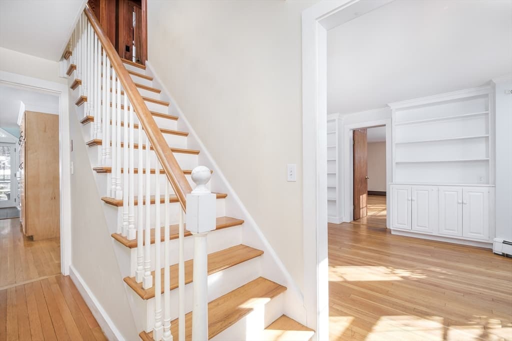 445 Glen Road photo 2
