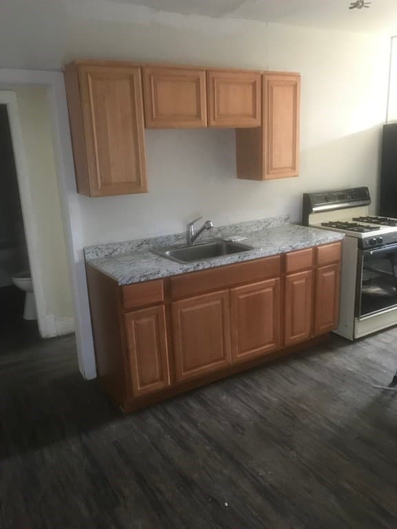 57 Johnson St photo 4