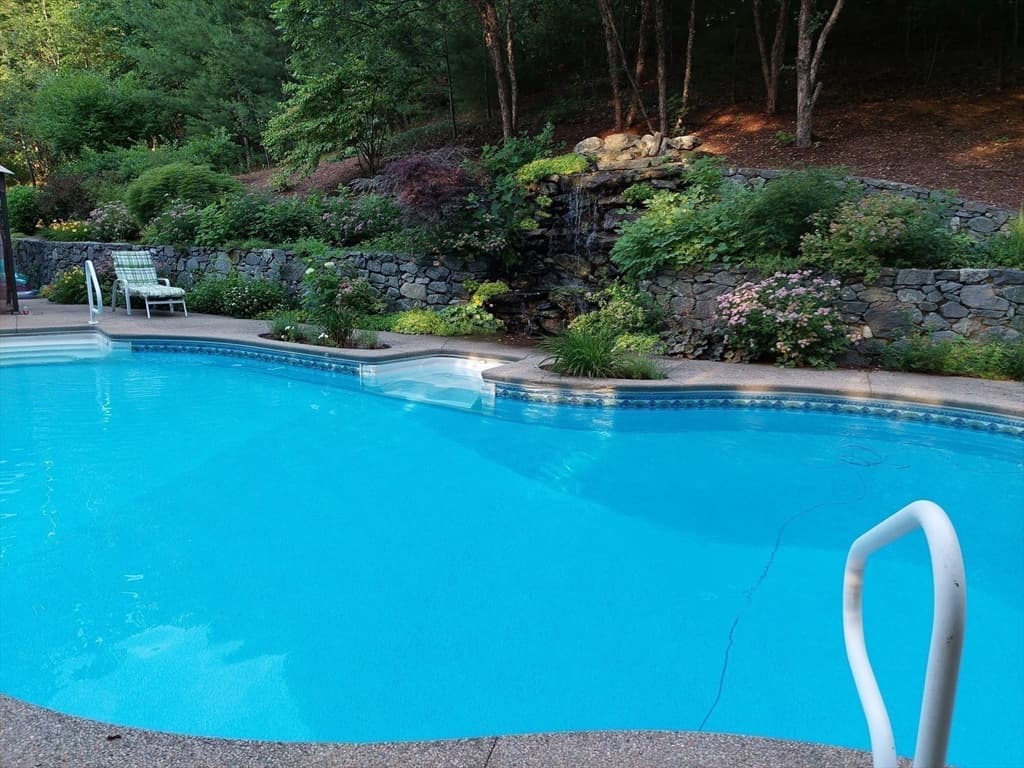 15 Kettle Hole Rd photo 5