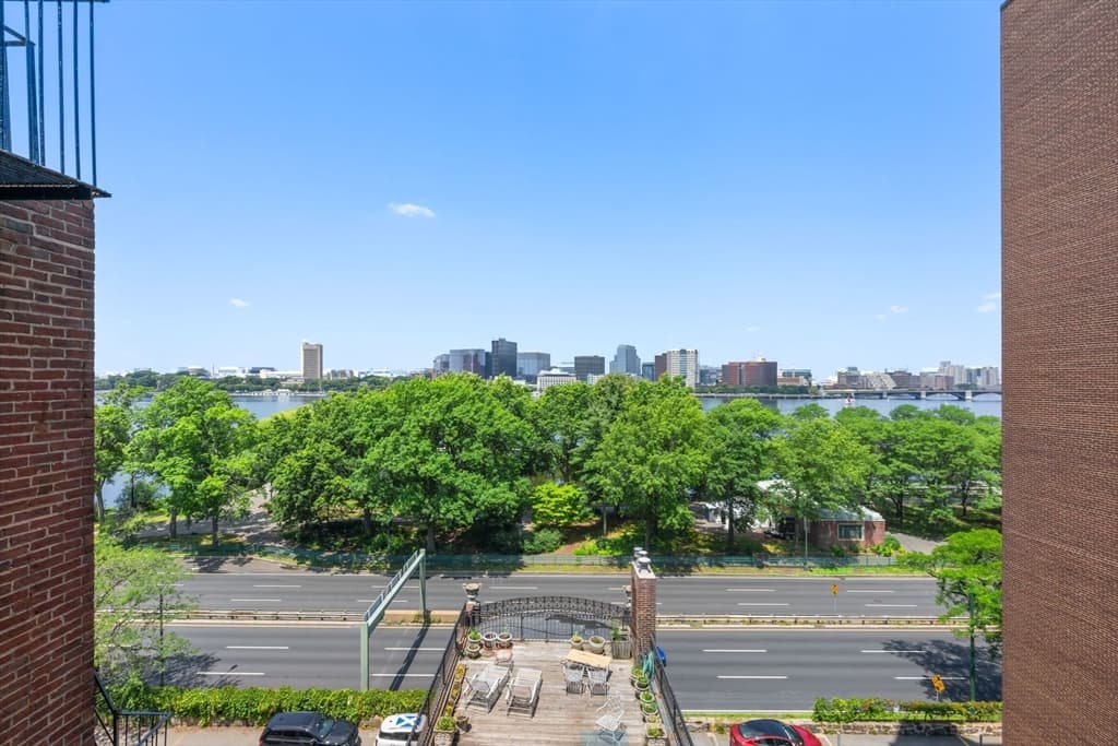 260 Beacon St #10