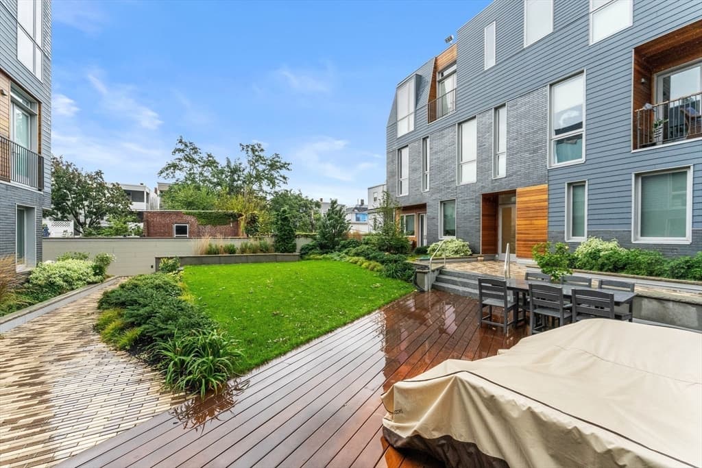 812 E 6th Street #11