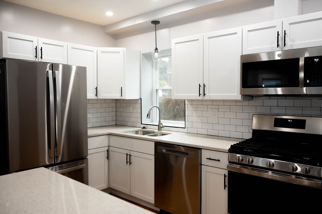 95 Williams Ave #1 photo 2