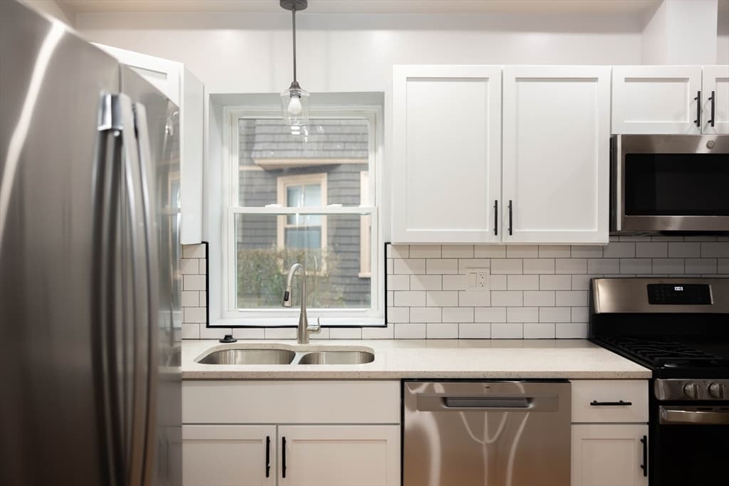 95 Williams Ave #1 photo 3