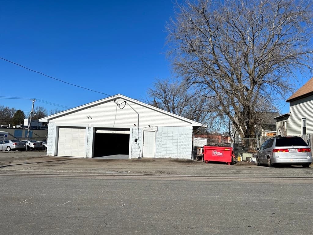 204 Lincoln St