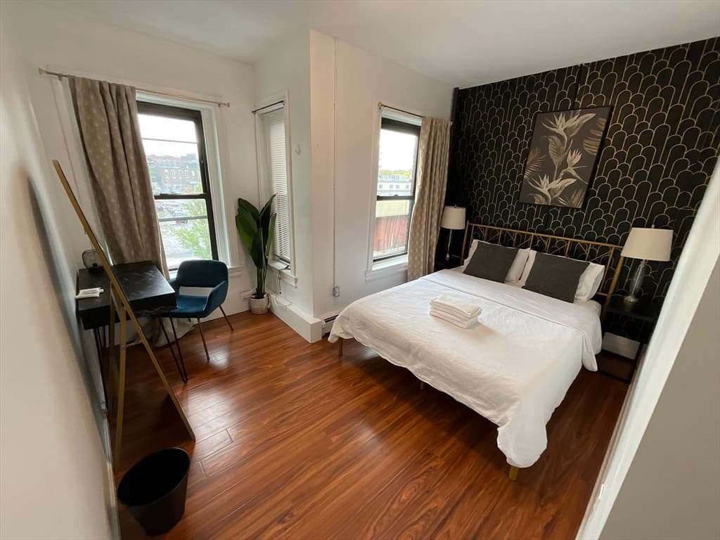 871 Harrison Ave #2 photo 3