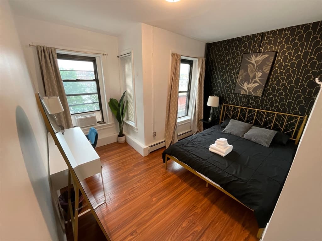 871 Harrison Ave #2 photo 4