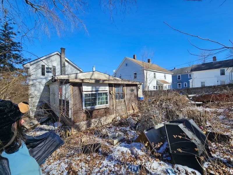 25 Danforth Ave