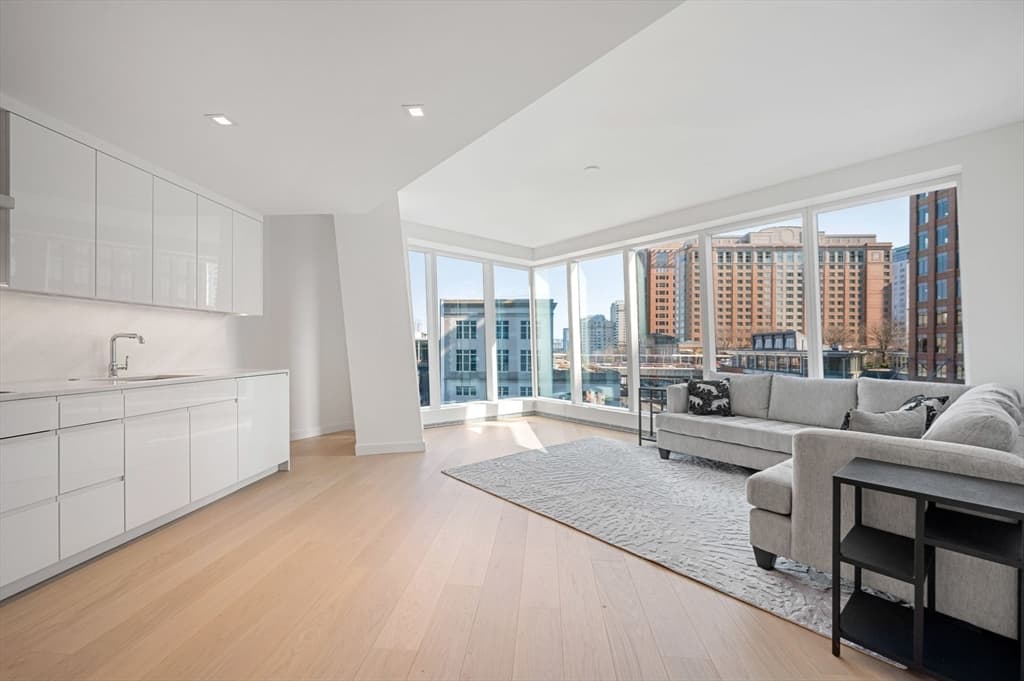 150 Seaport Boulevard #5F