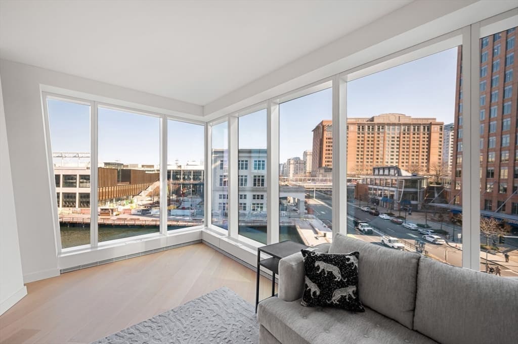 150 Seaport Boulevard #5F photo 4