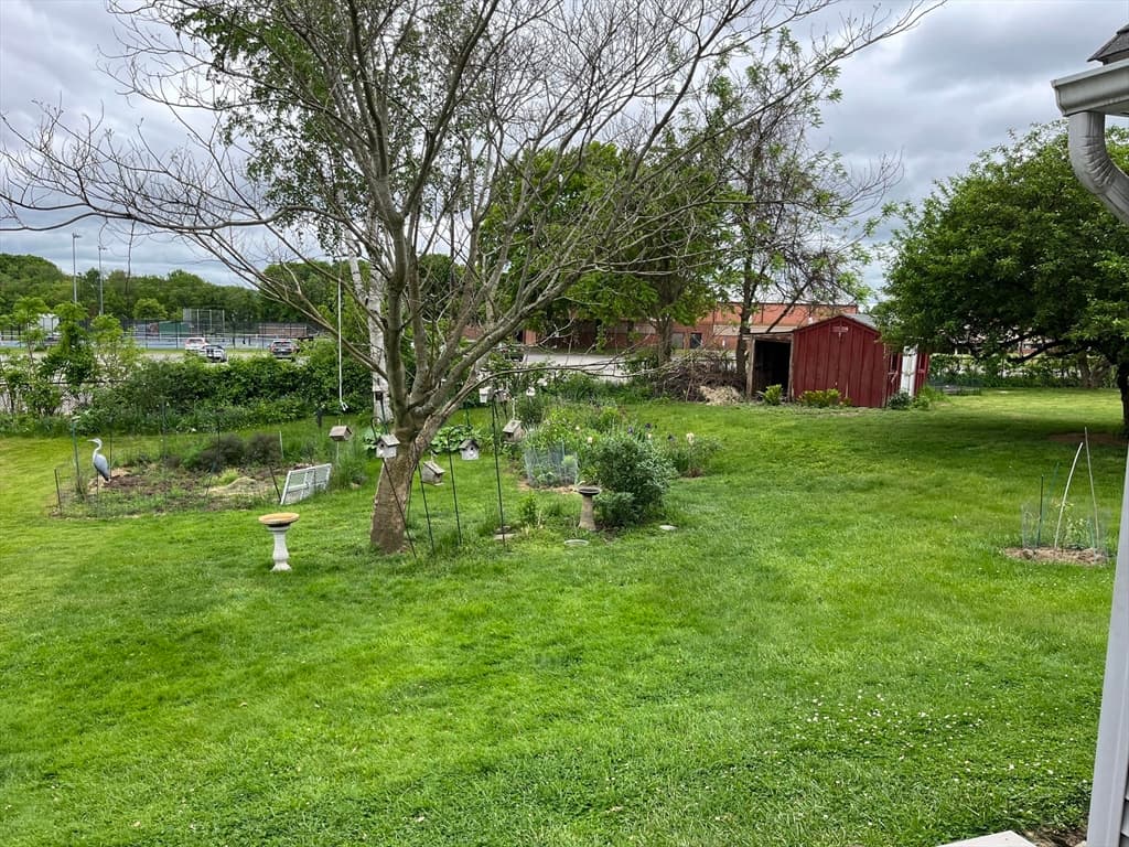 168 Maple Street photo 3