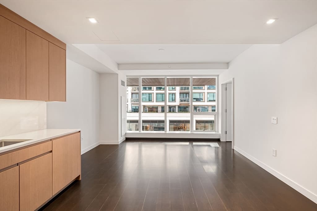 150 Seaport Boulevard #5A photo 3
