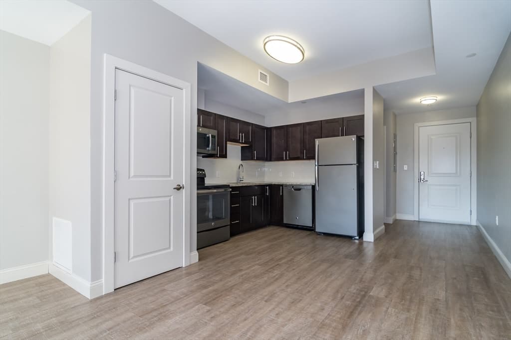 373 Commonwealth Rd #304 photo 2