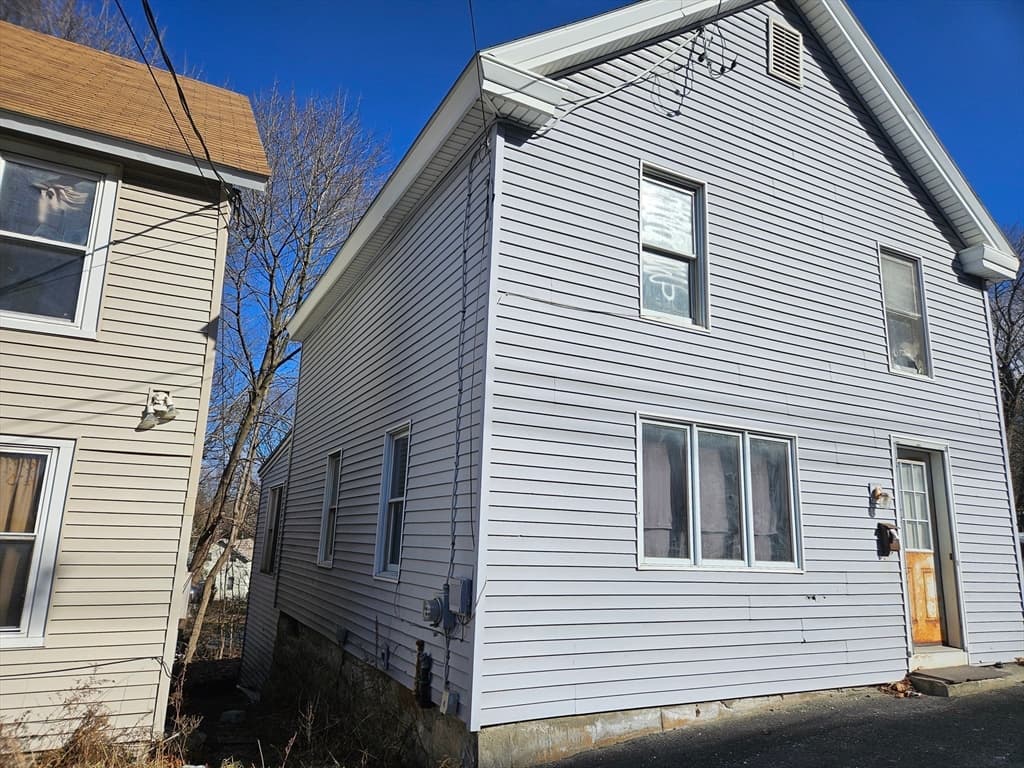 102 Pontoosuc Ave photo 2