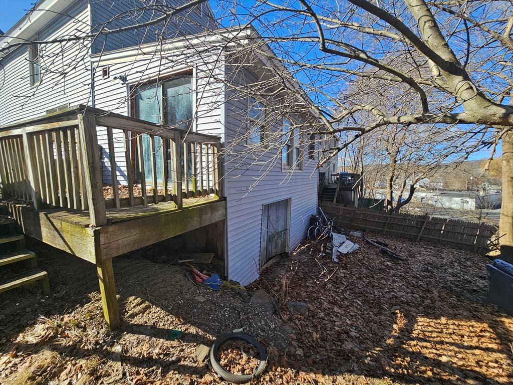102 Pontoosuc Ave photo 4