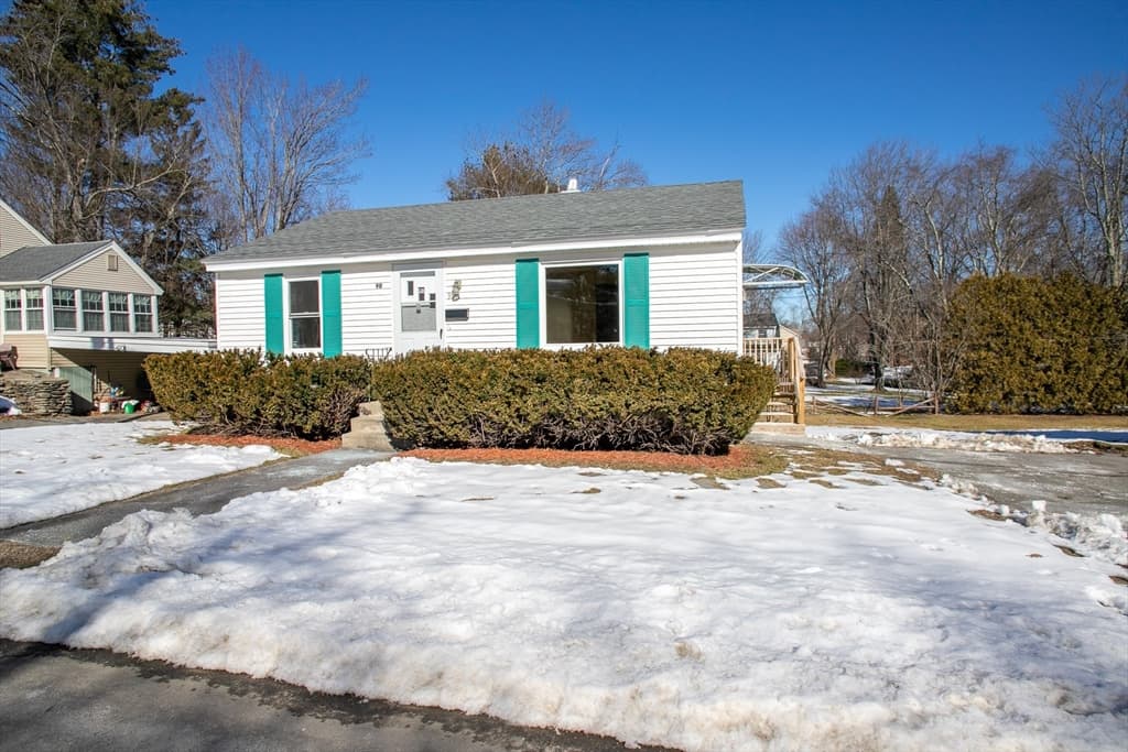 90 Sylvan Ave photo 2