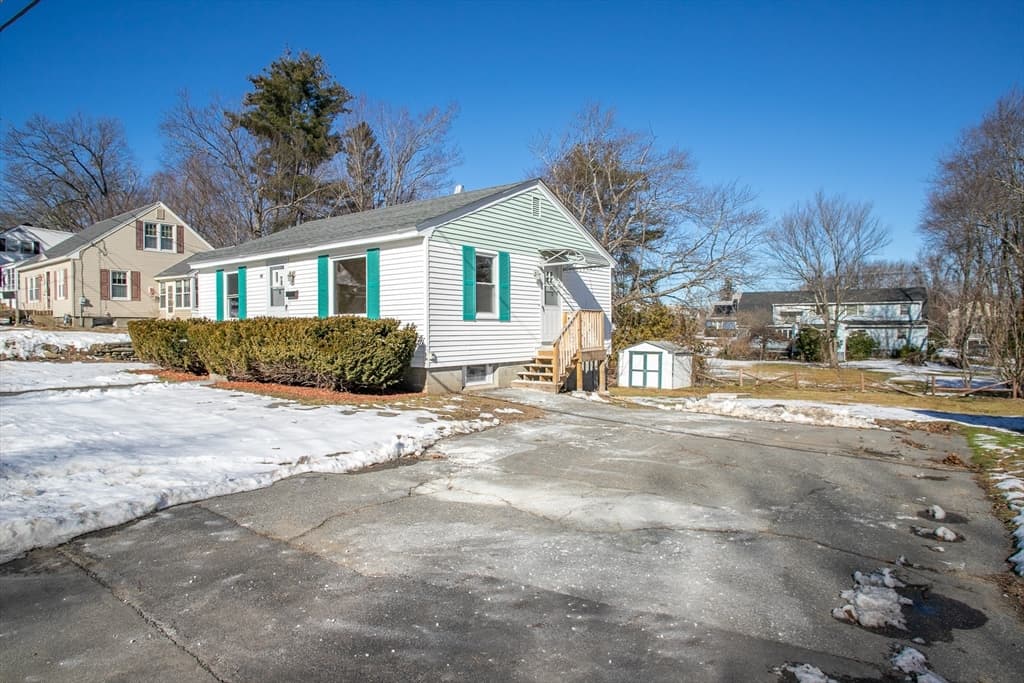 90 Sylvan Ave photo 4