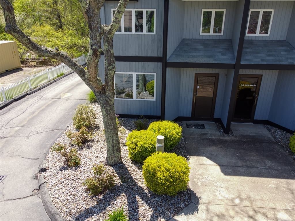 207 Bedford Street photo 5