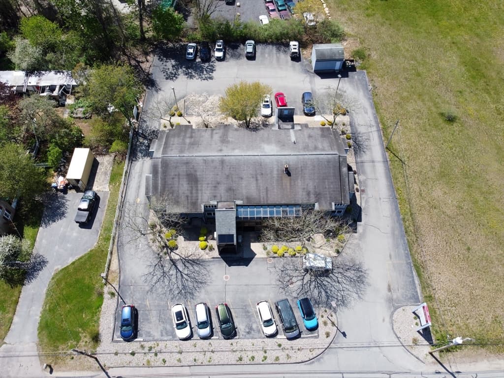 207 Bedford Street photo 4