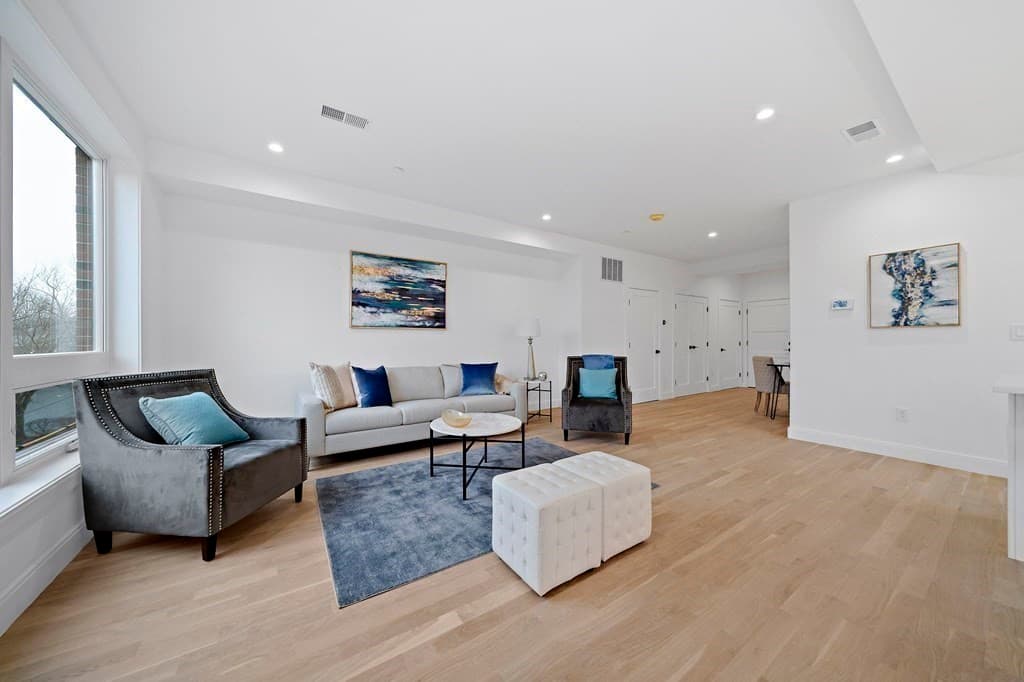 1173 Adams St #202 photo 2