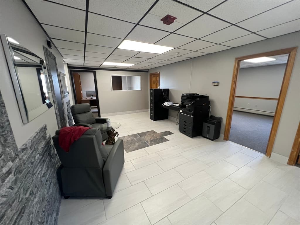 126A Pleasant Valley St photo 3