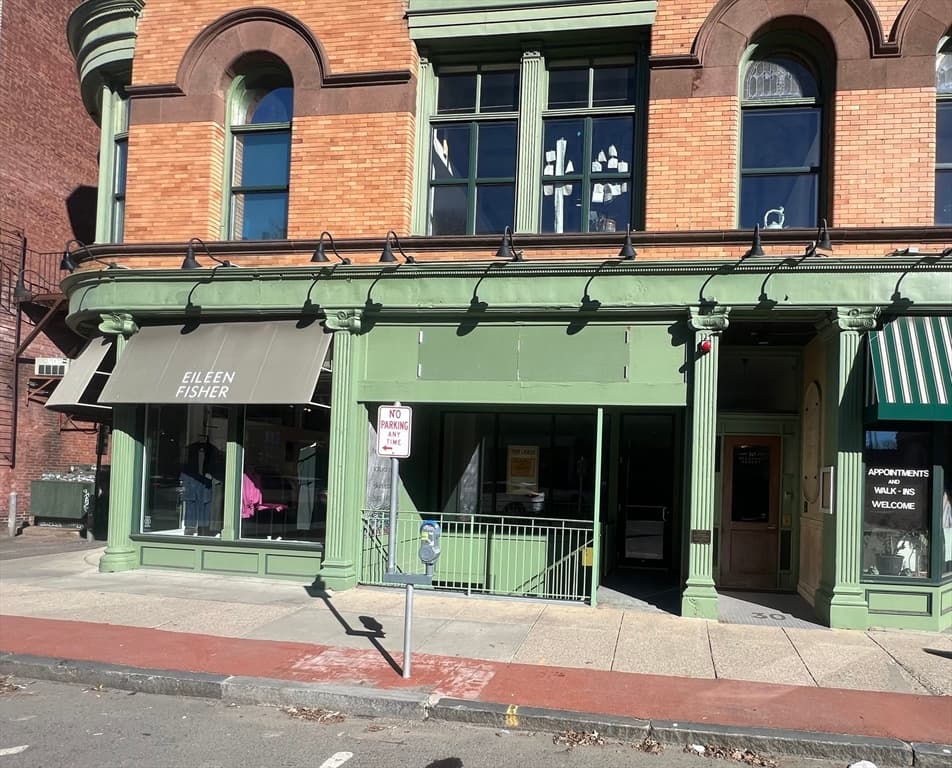 28 Pleasant St #2G photo 2